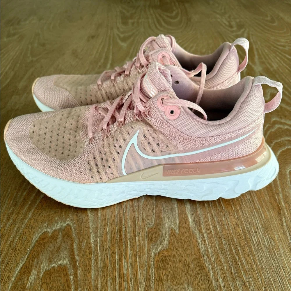 NIKE‎ React Infinity Run Flyknit 2 Pink Glaze White Sneakers Women’s Size 10